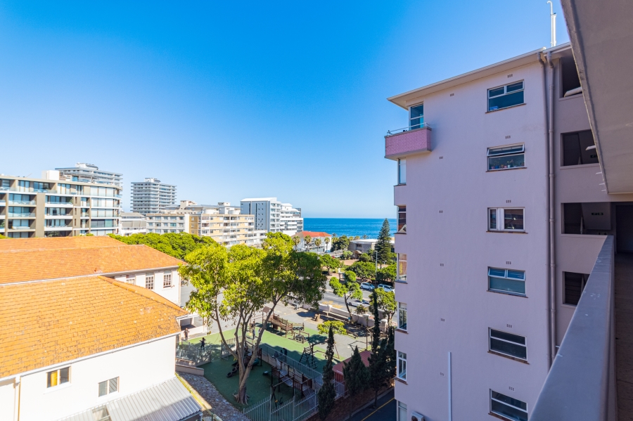 1 Bedroom Property for Sale in Green Point Western Cape